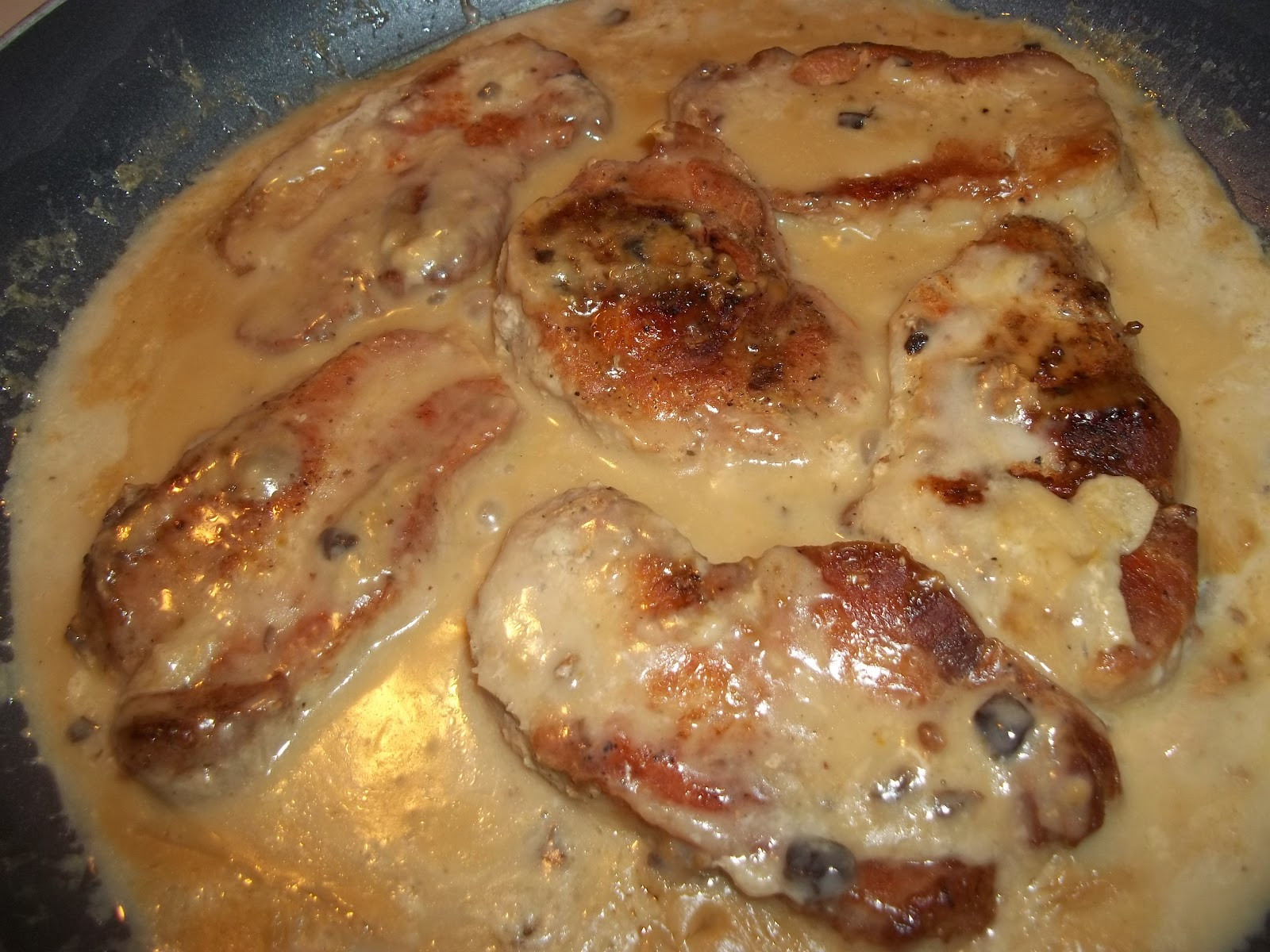Pork Chops With Cream Of Mushroom Soup In Oven
 Georgia s Kitchen and MORE Pork Chops in Mushroom Sauce