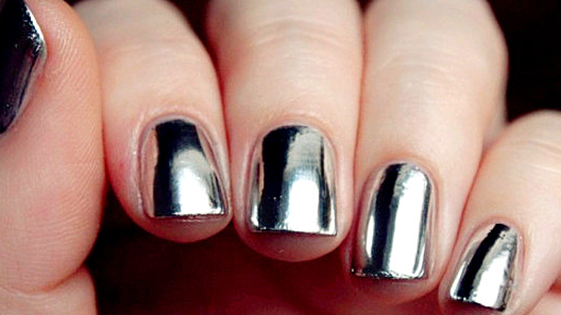 Pretty Polished Nails
 Born Pretty mirror nail polish is taking over the internet