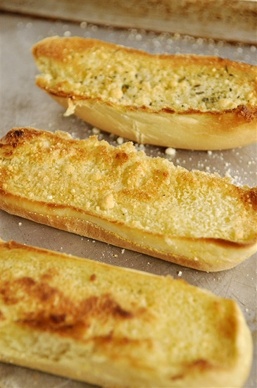 Quick And Easy Garlic Bread
 Quick & Easy Garlic Bread Recipe