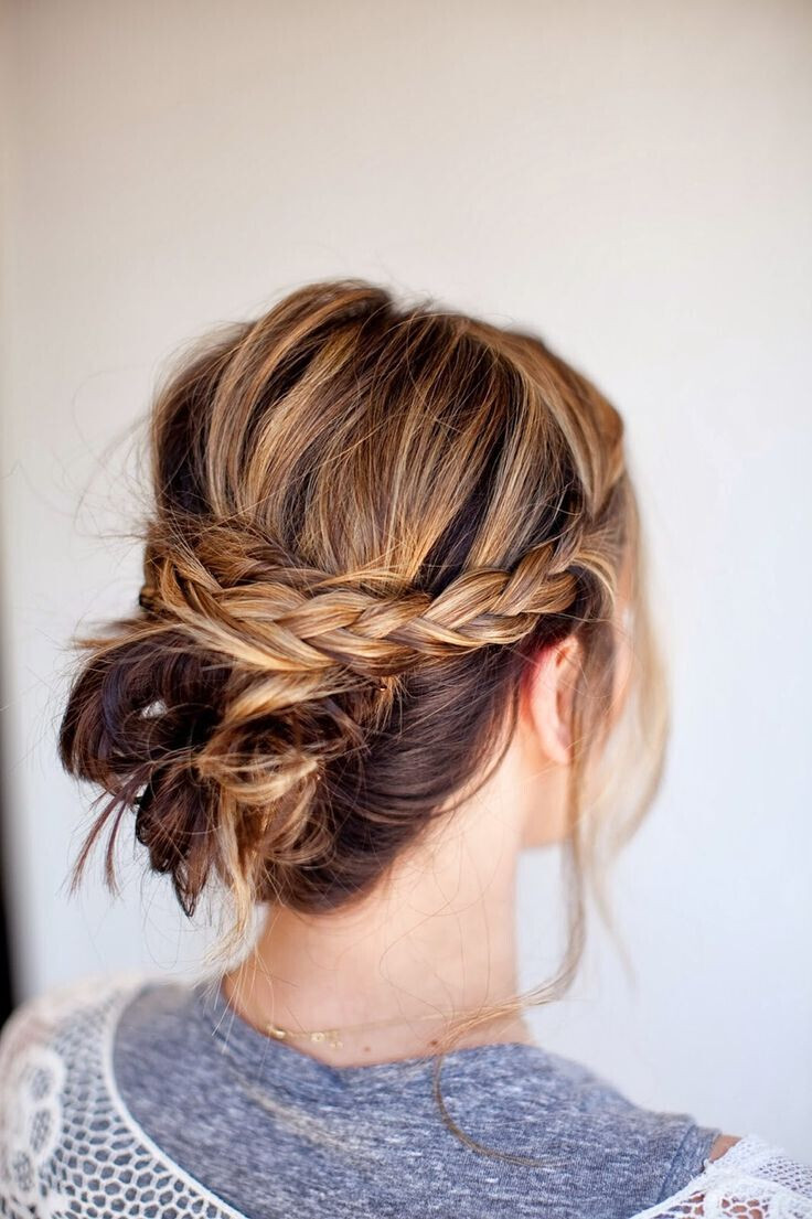Quick Easy Hairstyles
 18 Quick and Simple Updo Hairstyles for Medium Hair