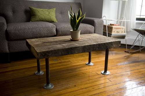 Reclaimed Wood Coffee Table DIY
 DIY Reclaimed Coffee Tables That Inspire