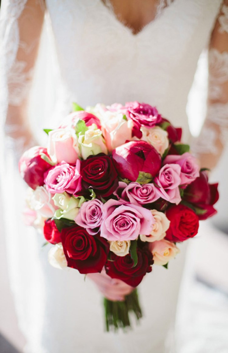 Red And White Wedding Flowers
 Top 10 STUNNING Red Wedding Bouquets