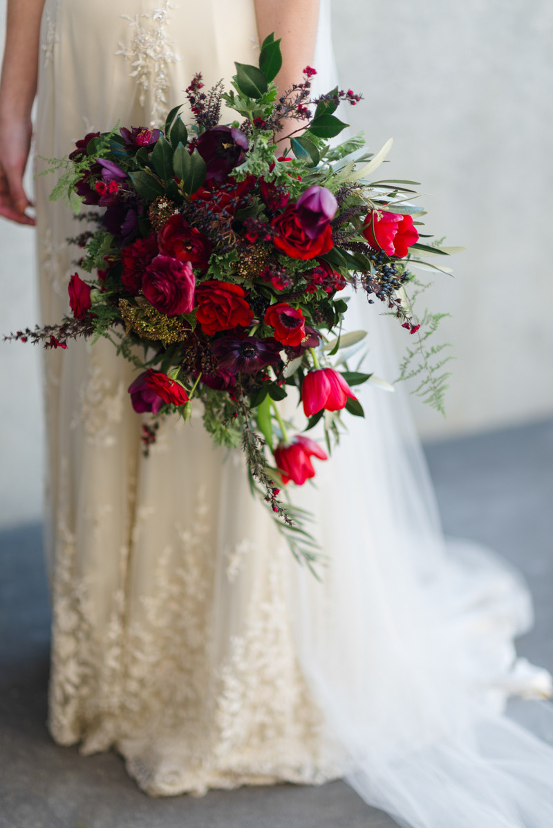 Red And White Wedding Flowers
 The Most Stunning Autumn Wedding Inspiration Chic