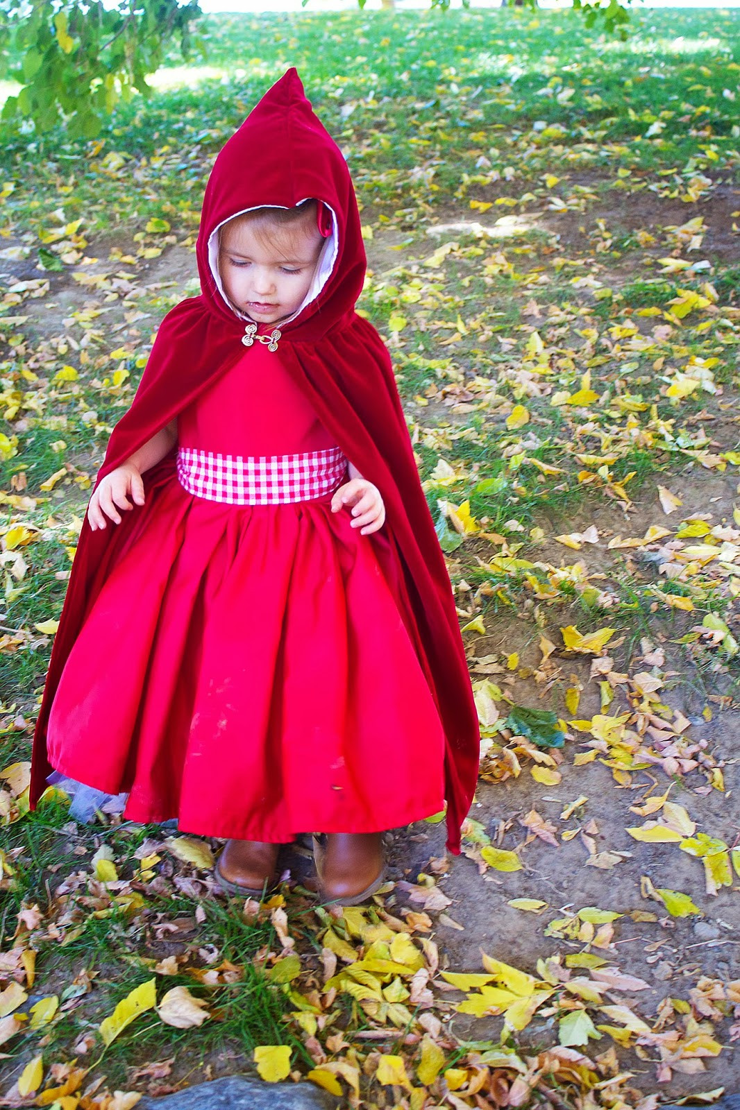 Red Riding Hood Costume DIY
 do it yourself divas DIY Little Red Riding Hood Costume