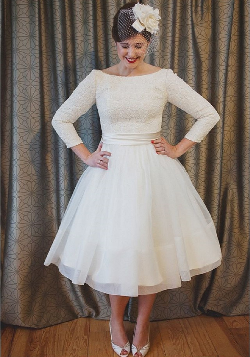 Retro Wedding Dress
 Vintage Lace 1950s Tea Length Wedding Dress 2017 Scoop A
