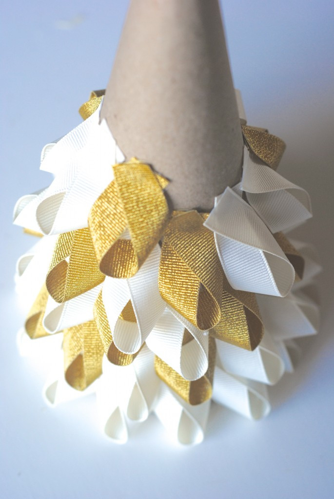 Ribbon Craft Ideas For Adults
 Christmas in a Minute Easy Ribbon Trees