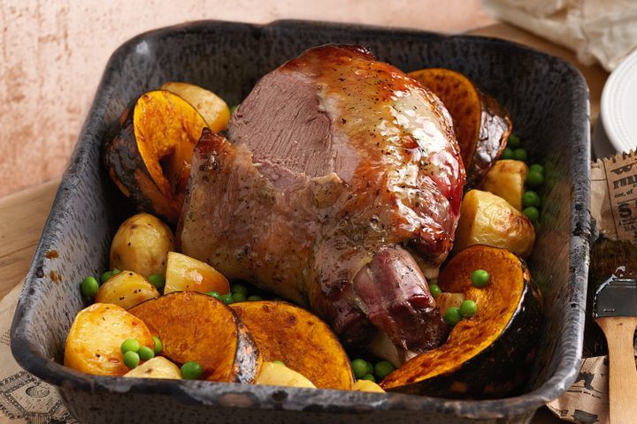 Roasted Leg Of Lamb With Potatoes
 Minted leg of lamb with roasted ve ables