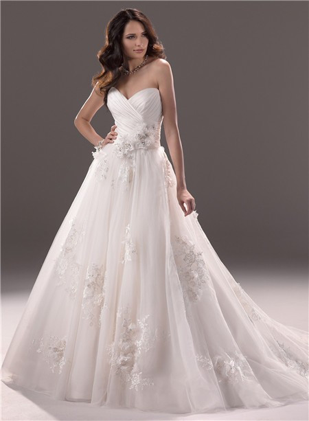 Ruched Wedding Gowns
 Romantic Ball Gown Sweetheart Lace Tulle Wedding Dress