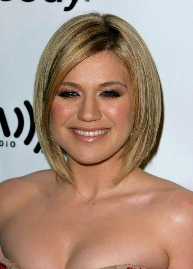 Short Hairstyles For Round Fat Faces
 Hairstyles to Make Fat Faces Slimmer