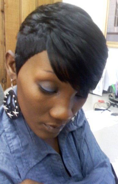 Short Weave Hairstyles For Black Women
 Shondra s quick weave hairstyles short cropped