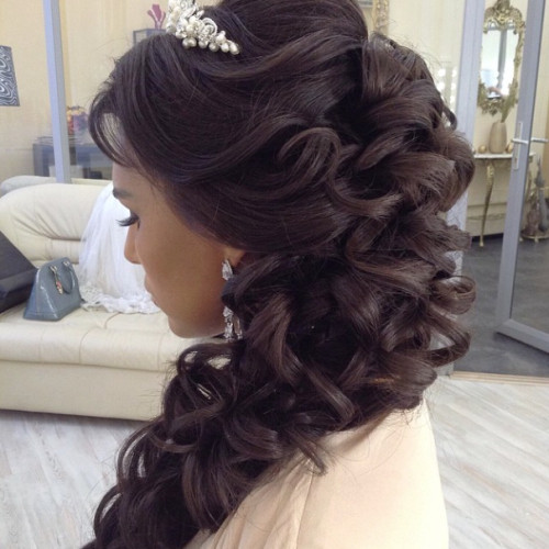 Side Curls Hairstyles For Wedding
 30 Classic Wedding Hairstyles & Updos Wedding Hair Ideas