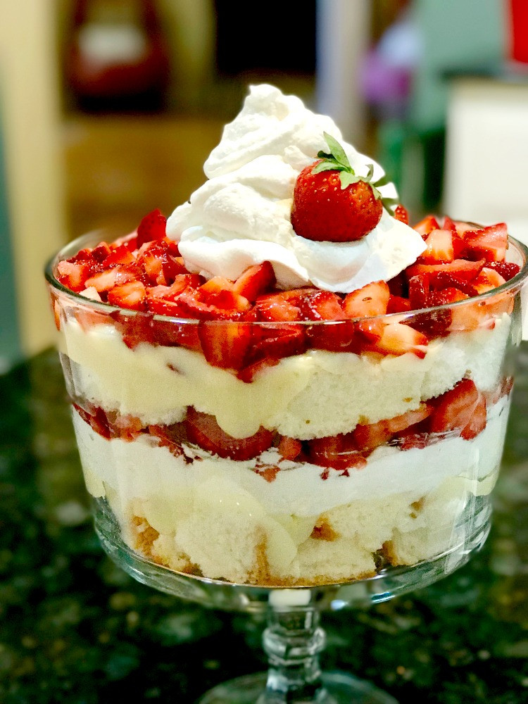Simple Dessert Recipes
 The Best Ever Strawberry Shortcake Trifle Un mon Designs