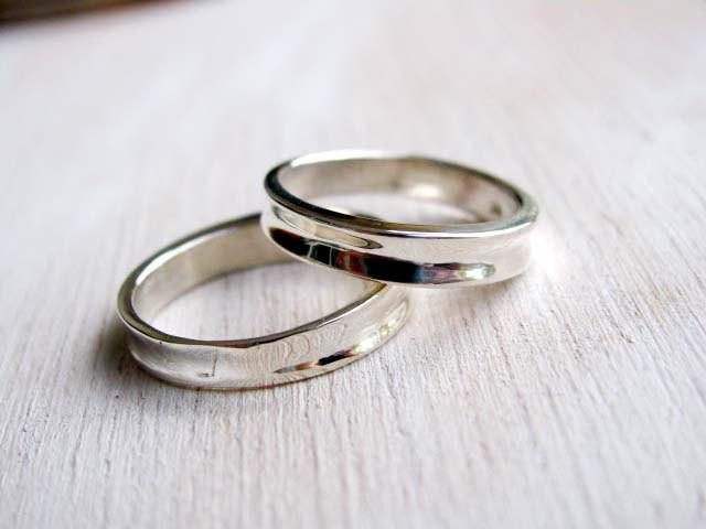 Simple Wedding Ring Sets
 Simple contemporary wedding bands set Elegant Wedding ring