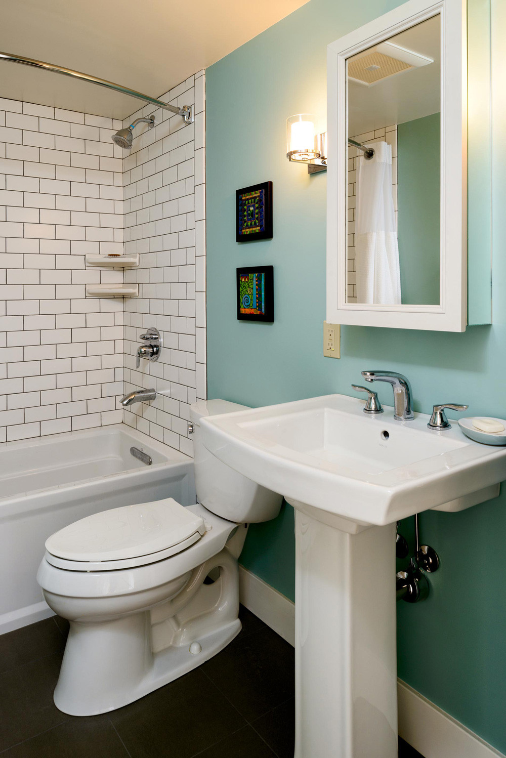 Small Full Bathroom
 5 Creative Solutions for Small Bathrooms
