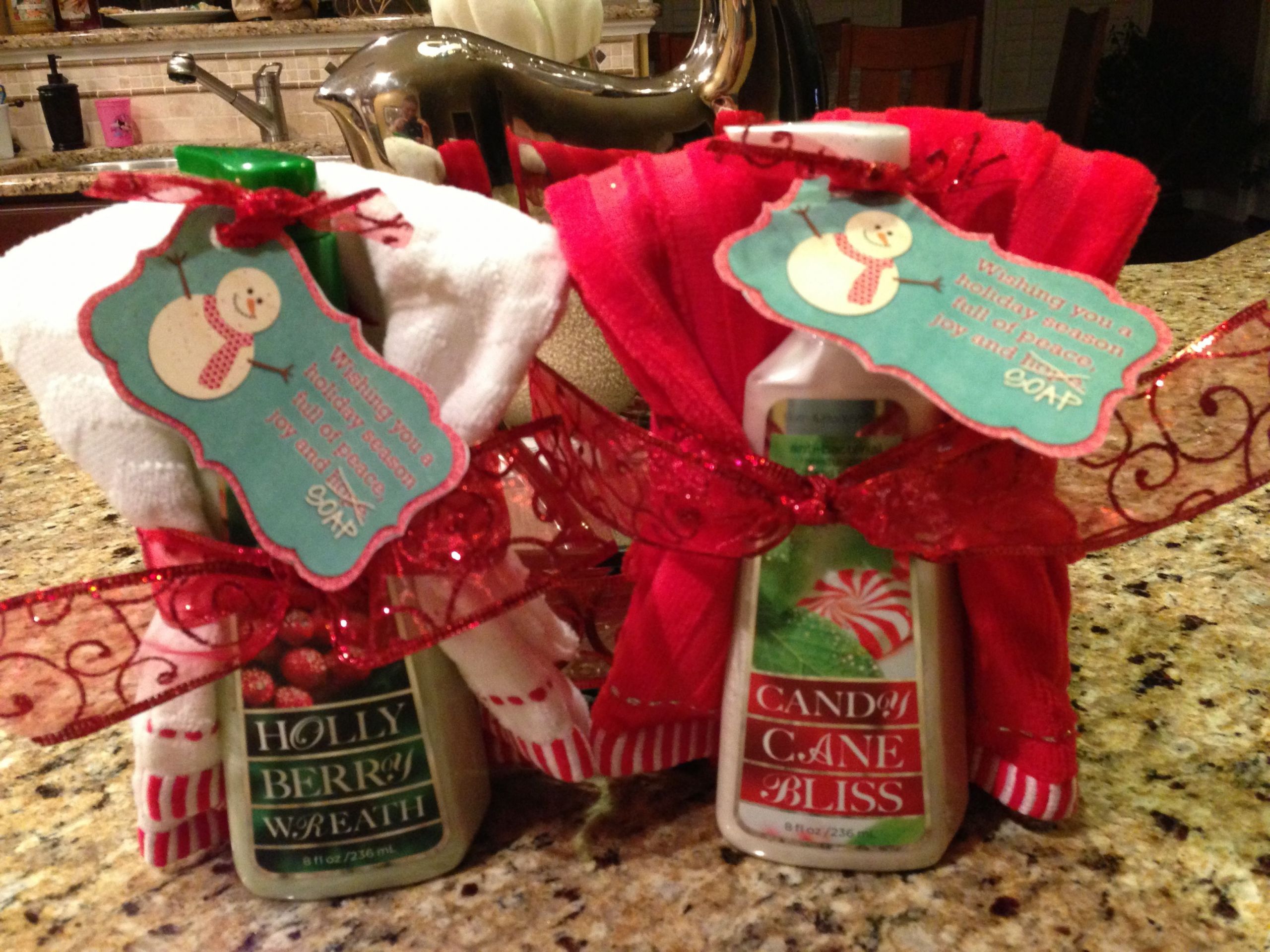 Small Holiday Gift Basket Ideas
 Christmas teacher ts