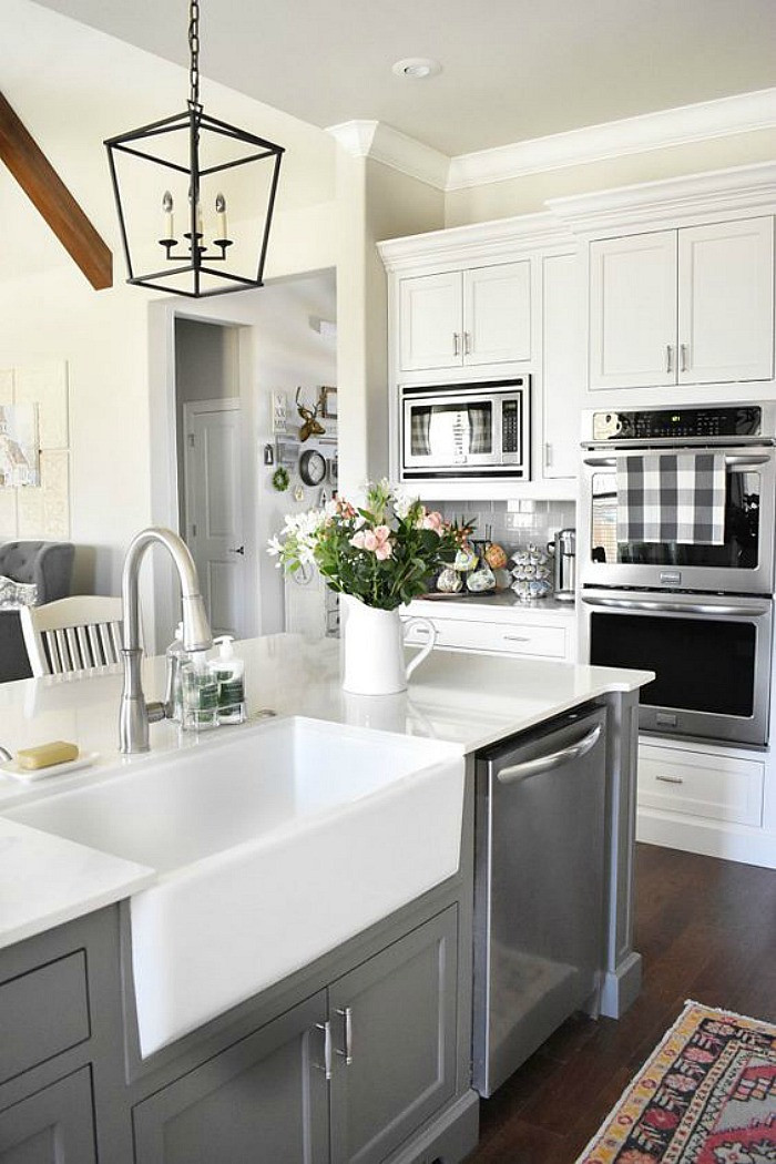 Small Kitchen Sink Cabinets
 25 Gorgeous Kitchens with Farmhouse Sinks Connecticut in