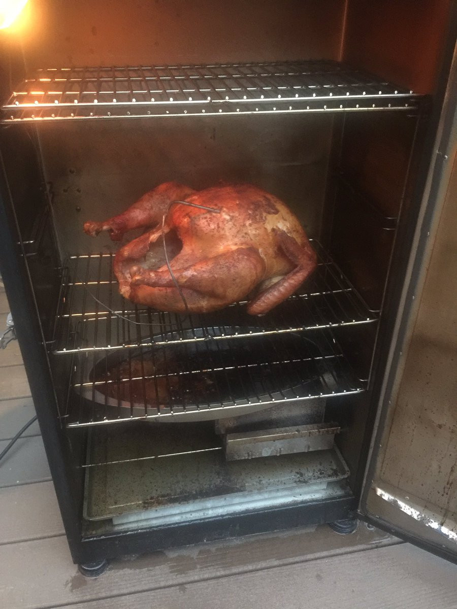 Smoking A Whole Turkey In Electric Smoker
 Gov Mike Huckabee on Twitter "Smoked turkey in my