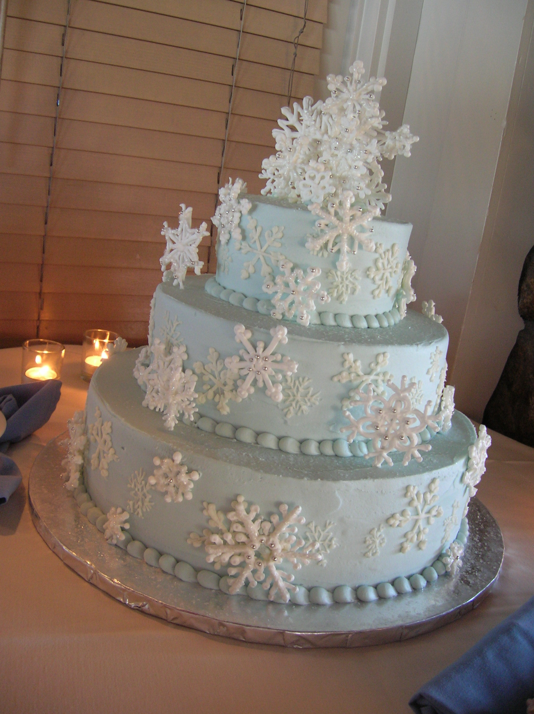 Snowflake Wedding Cakes
 Veronica s Sweetcakes 13 Winter White Snowflakes on Blue