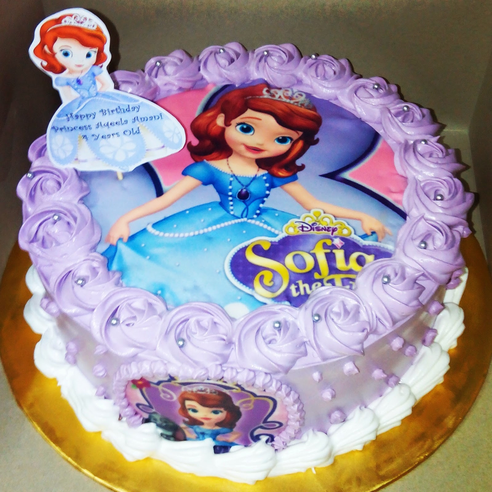 Sofia Birthday Cake
 szcutesweet Sofia the first birthday cake