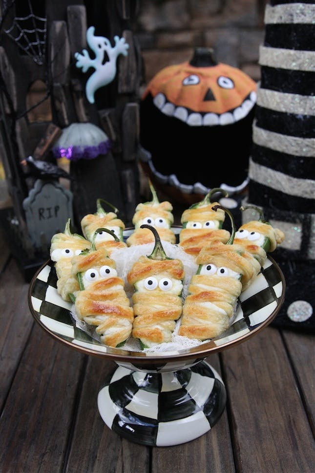 Spooky Party Food Ideas For Halloween
 15 Must Try Scary Appetizers for Your Halloween Potluck