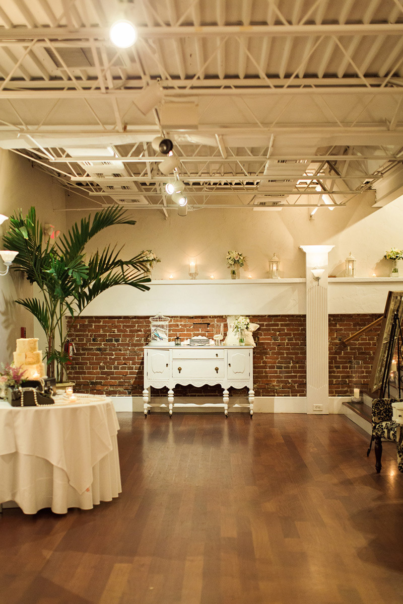 St Augustine Wedding Venues
 The White Room l St Augustine Wedding Venue