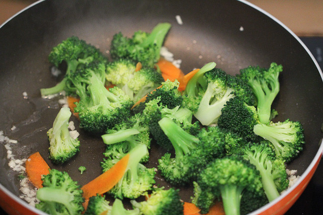 Stir Frying Broccoli
 Broccoli Stir Fry with Garlic