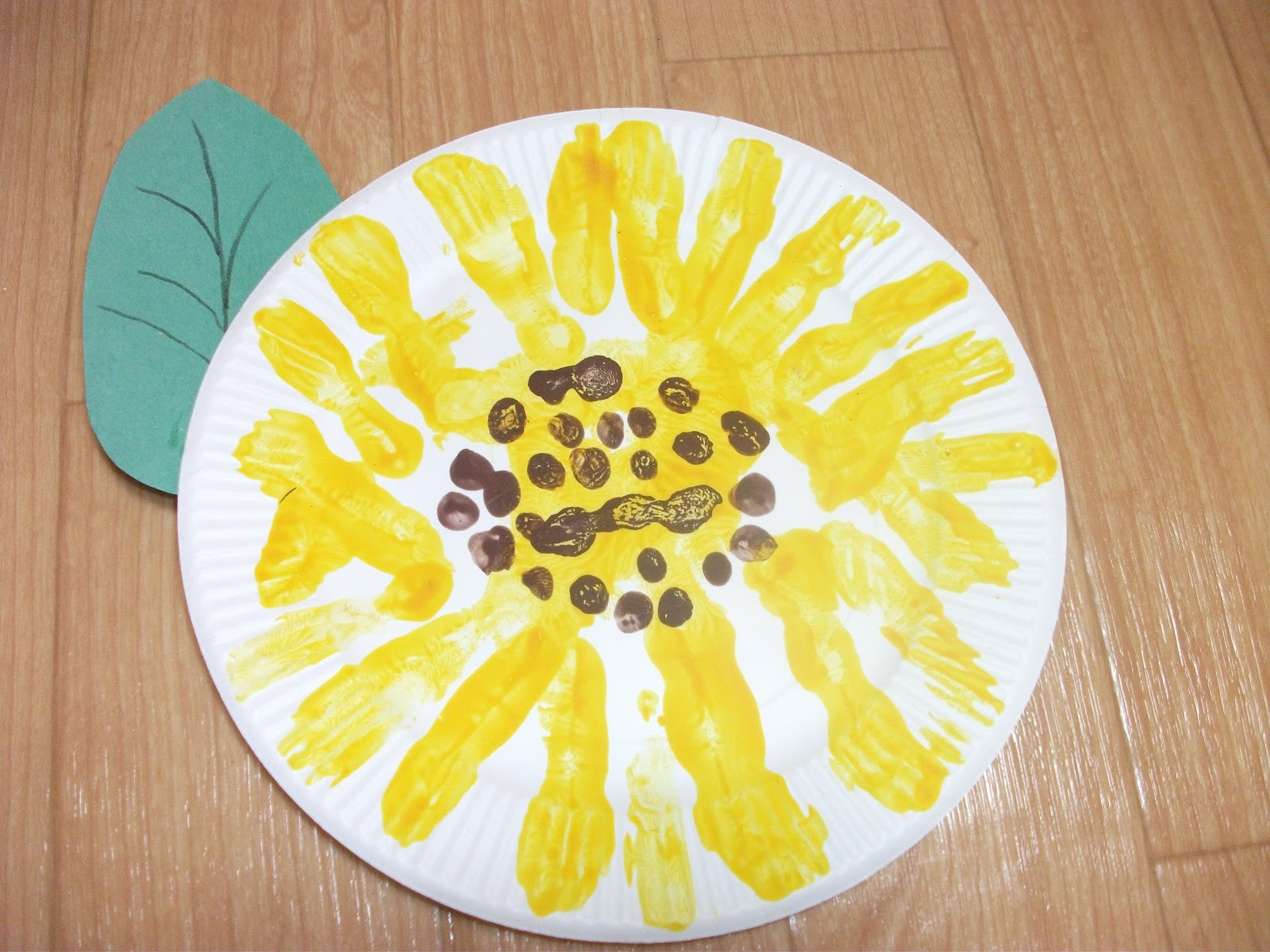 Summer Crafts For Preschoolers Easy
 Preschool Crafts for Kids Easy Paper Plate Sunflower Craft