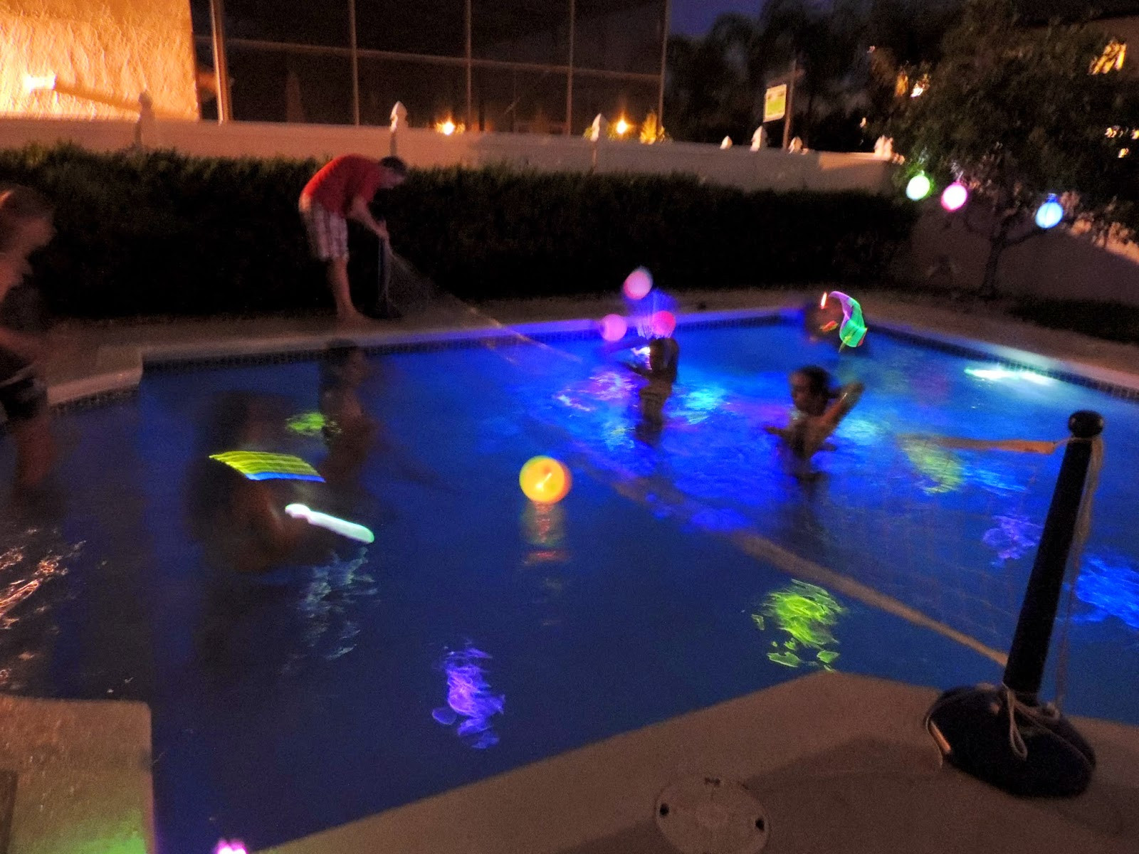 Swimming Pools Party Ideas
 Glow in the Dark Pool Party Party Planning Ideas