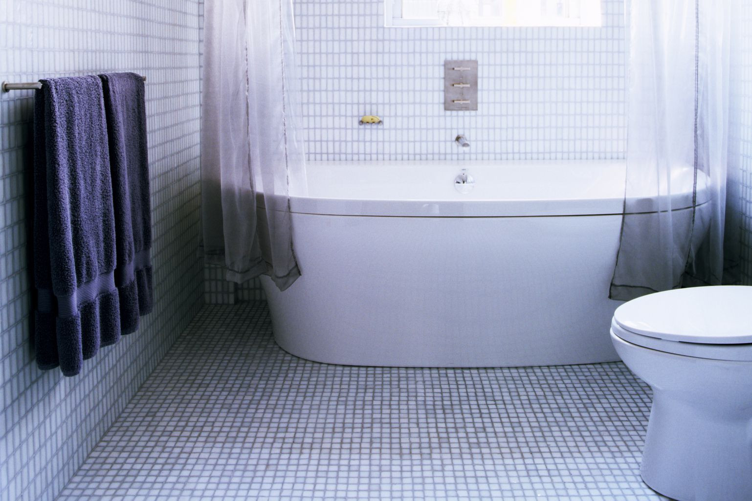 Tiles For Small Bathroom Floor
 The Best Tile Ideas for Small Bathrooms