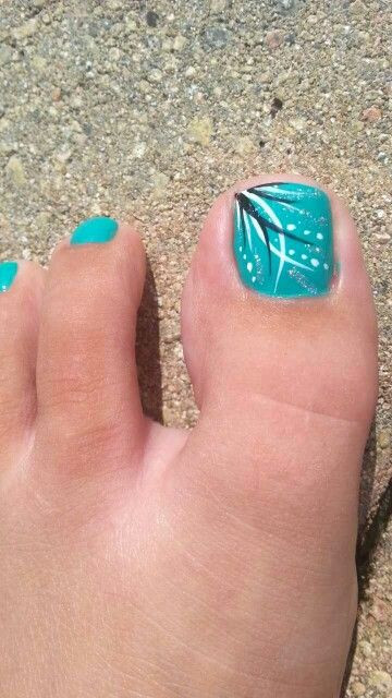 Toe Nail Designs Pictures
 Toe Nail Design Teal Blue Black and White Pedicure