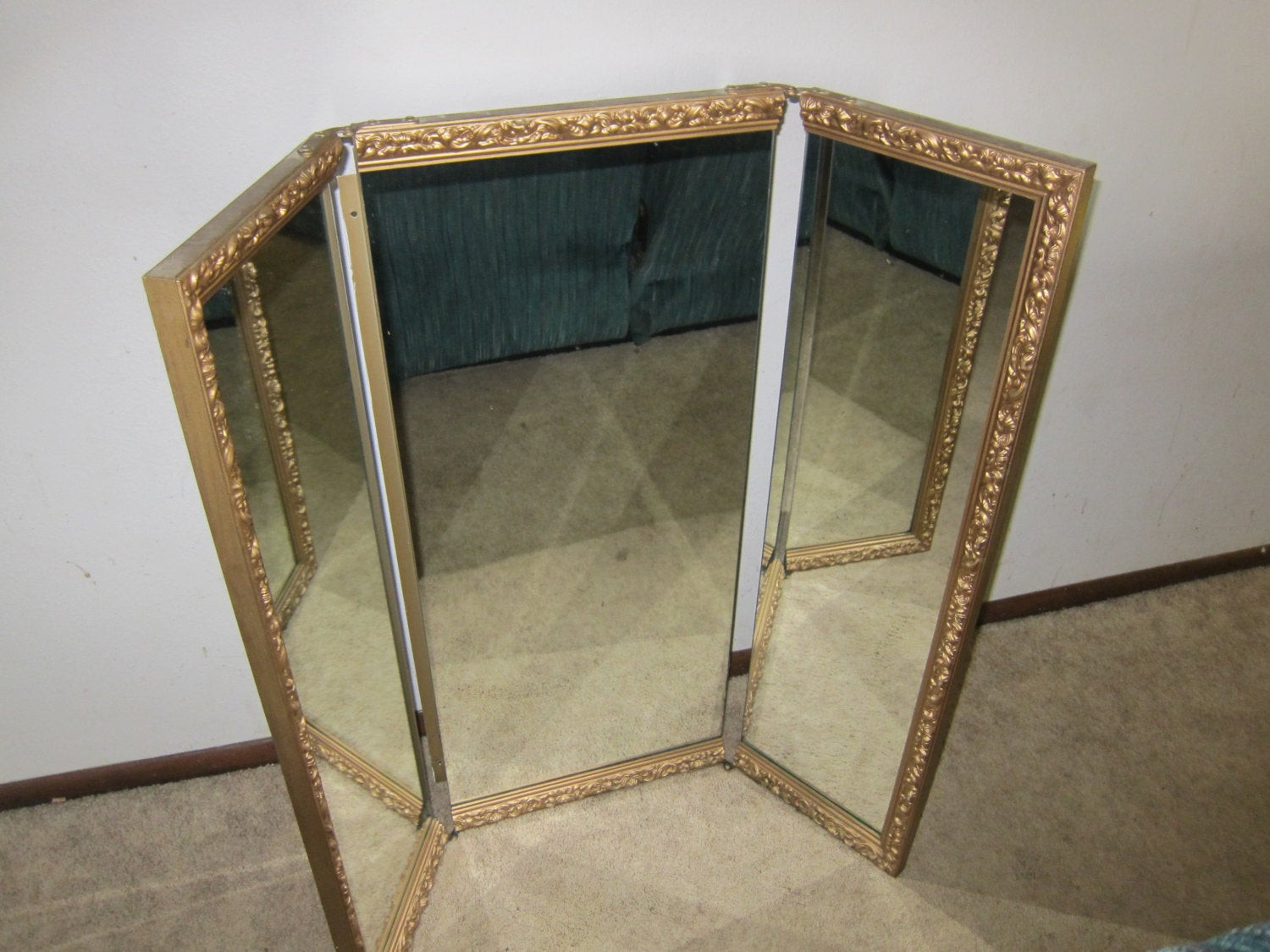 Stoltenberg Tri-Fold Led Bathroom Vanity Mirror