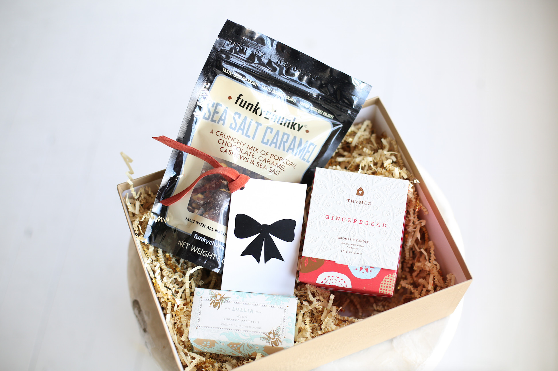 Unique Holiday Gift Ideas
 Unique Holiday Gift Basket from VelvetCrate — Christmas