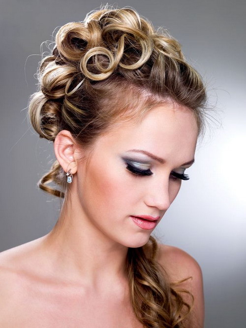Updo Hairstyle For Wedding
 RainingBlossoms Trendy Wedding Hairstyles Updos