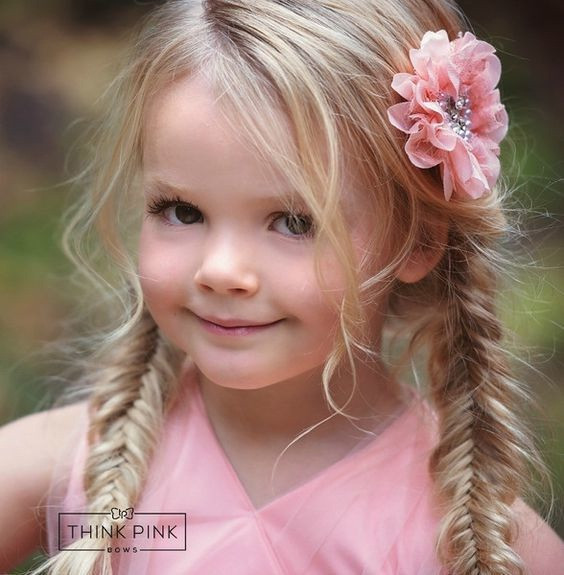Updos Hairstyles For Little Girls
 20 Magnifiques Coiffures Faciles Et Mignonnes Pour Petite
