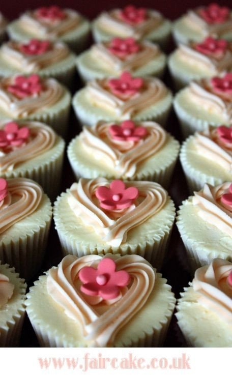 Valentine Cupcakes Pinterest
 215 best images about Valentine Cupcakes on Pinterest