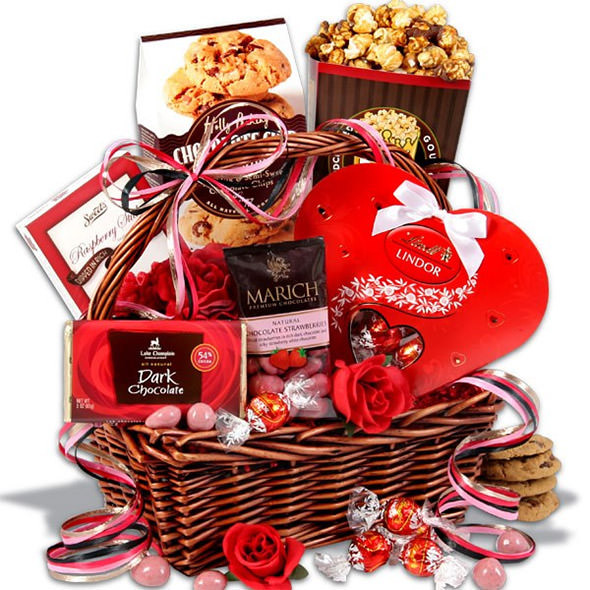 Valentine Gift Basket Ideas
 25 Valentine’s Day Gifts for your Girlfriend