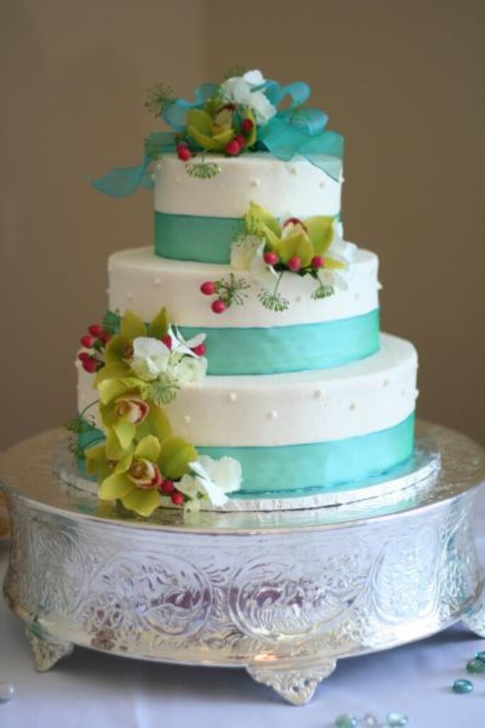Vegan Wedding Cake
 5 Amazing Wedding Cake Ideas with Surprising Ingre nts