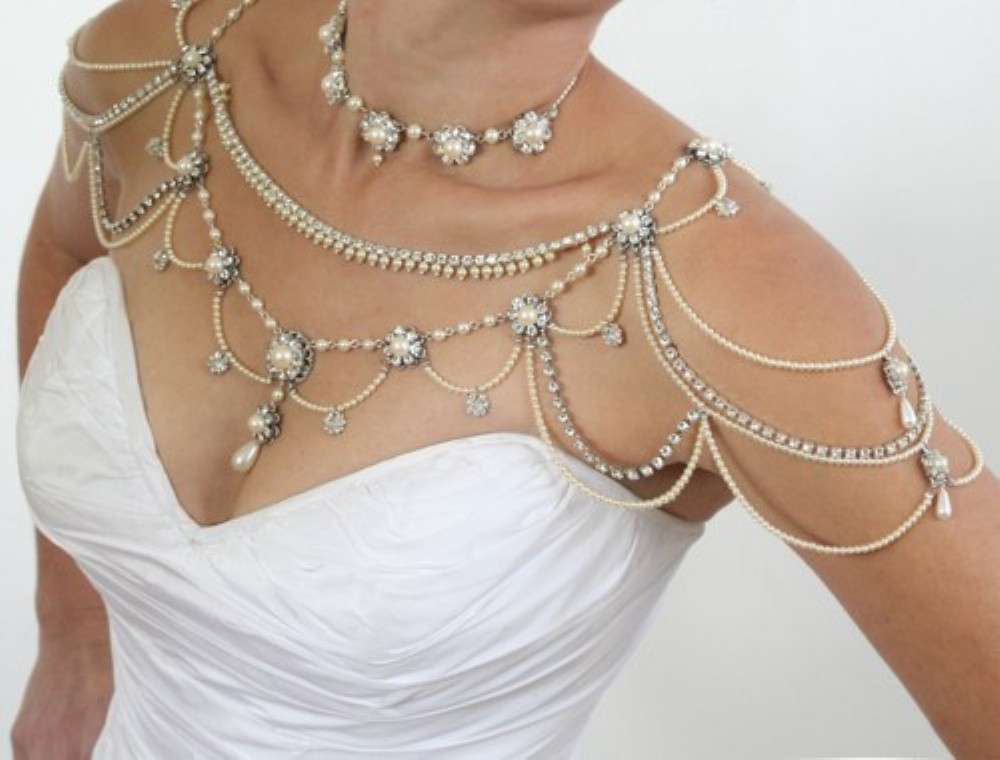Wearing Body Jewelry
 33 Stunning Bridal Jewelry Trends to Watch Out For Her