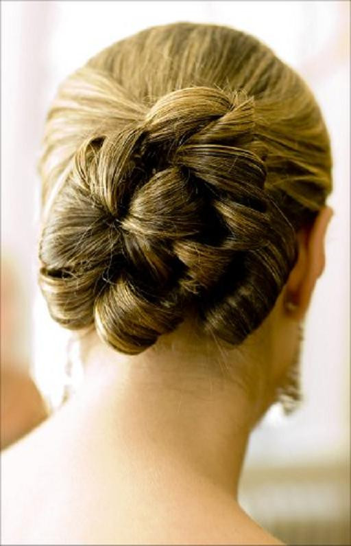 Wedding Bun Hairstyle
 Wedding Accessories Ideas