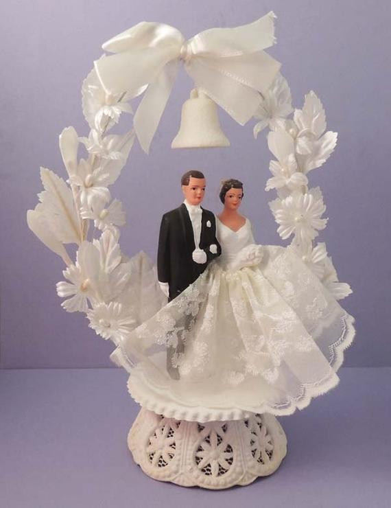 Wedding Cake Toppers Bride And Groom
 Vintage BRIDE and GROOM Wedding Cake Topper Collectible Cake