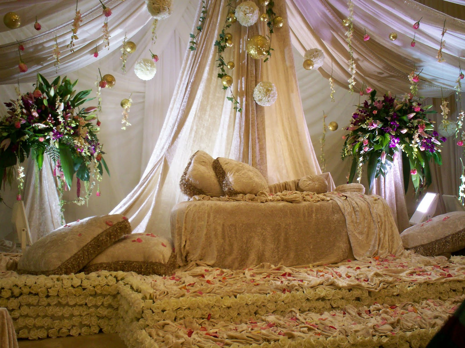 Wedding Decor Supplies
 Wedding Decorations Arabic Wedding Stage Decoration