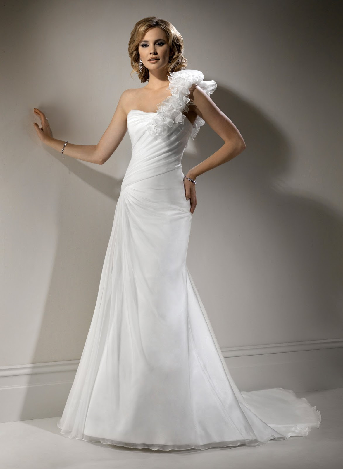 Wedding Dress
 Blog for Dress Shopping Wear Tight fitting Wedding Gowns