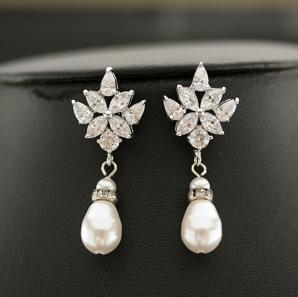 Wedding Drop Earrings
 Crystal Bridal Earrings Pearl Drop Wedding by poetryjewelry