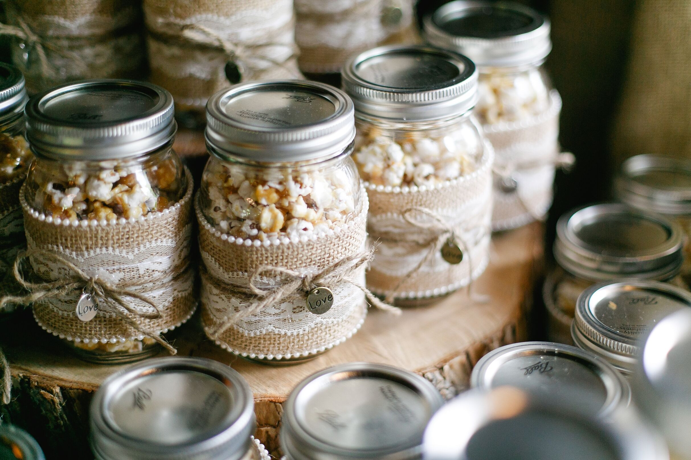 Wedding Favor Jars
 DIY Popcorn Mason Jar Wedding Favors