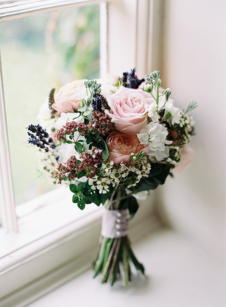 Wedding Flowers DIY
 Pretty Floral Wonderland DIY Wedding