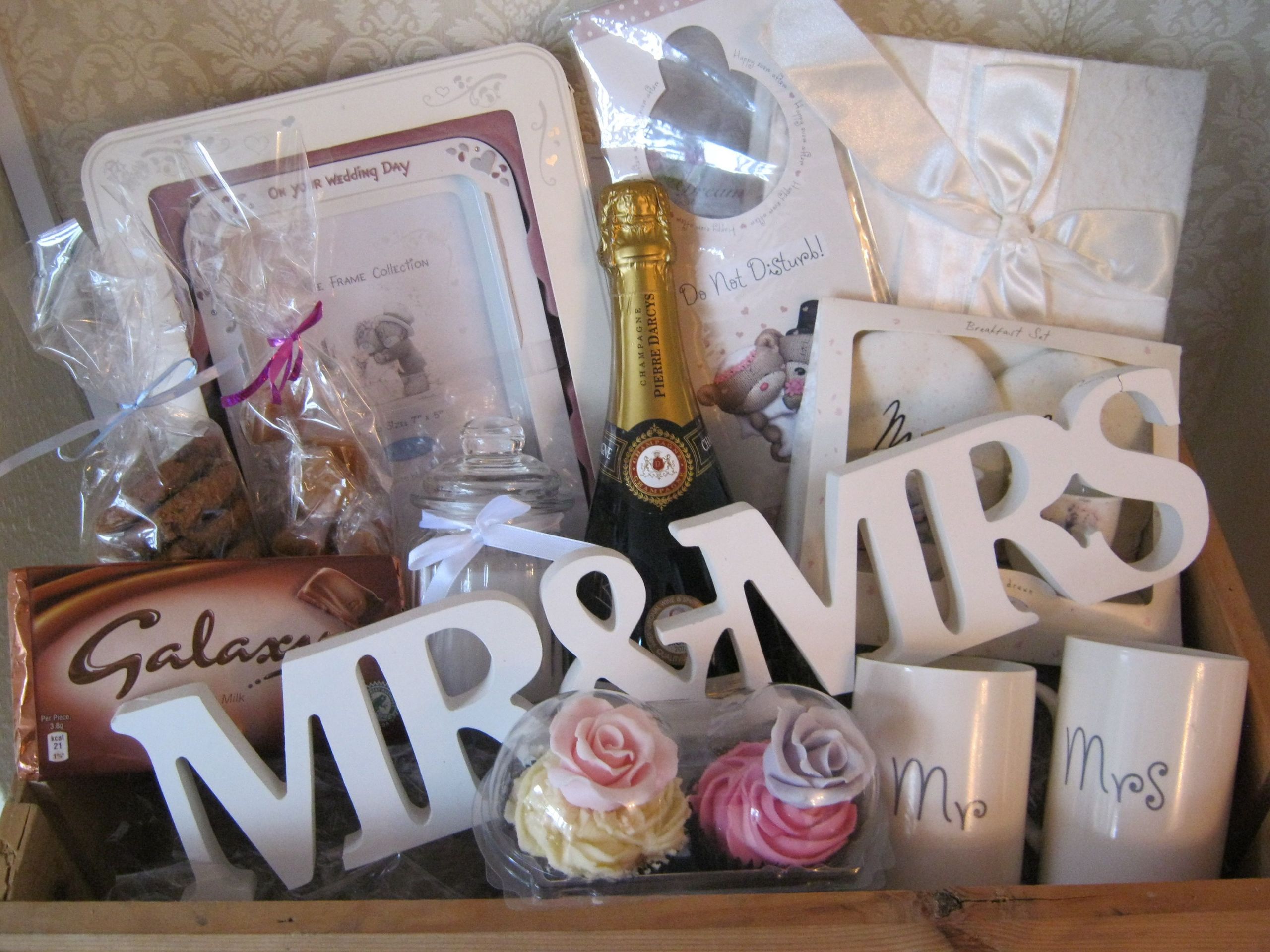 Wedding Gift Basket Ideas For Bride And Groom
 Wedding Hamper dreams