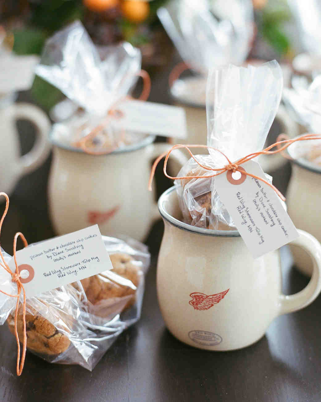 Wedding Gifts For Guest
 24 Unique Winter Wedding Favor Ideas