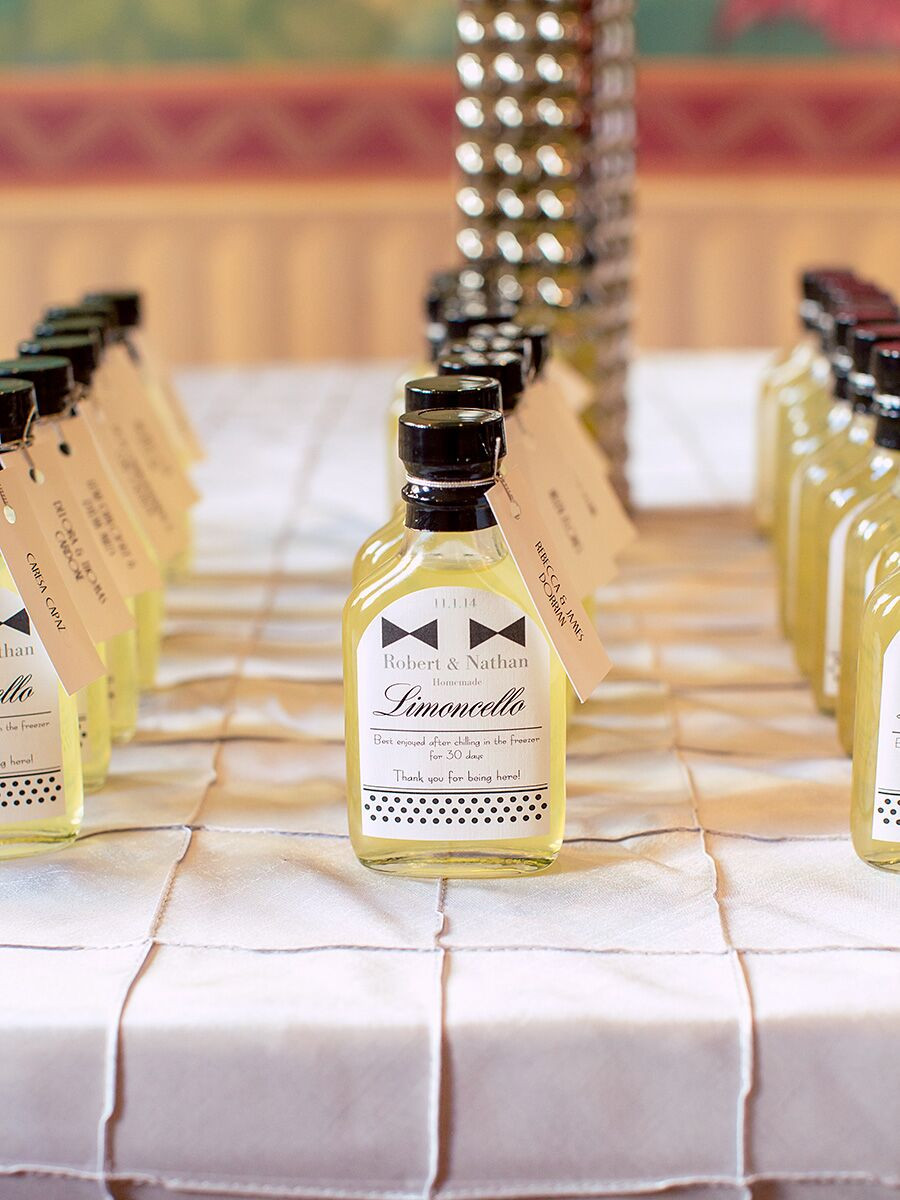 Wedding Gifts For Wedding Party
 20 DIY Wedding Favors for Any Bud