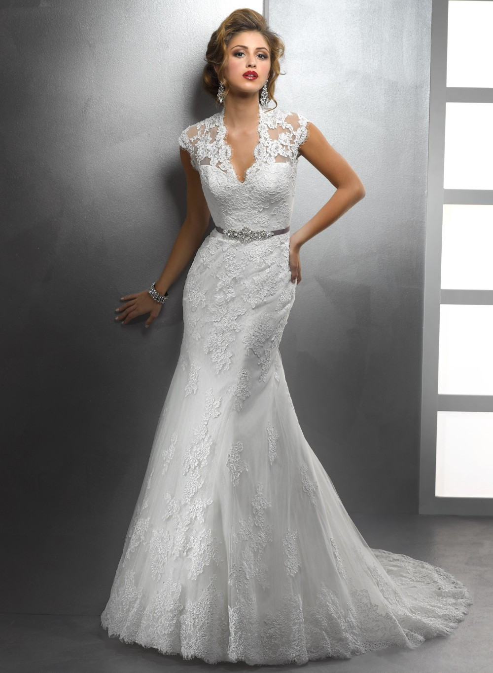 Wedding Gowns With Cap Sleeves
 2015 Vestidos Elegant Design V Neck Cap Sleeve Appliqued