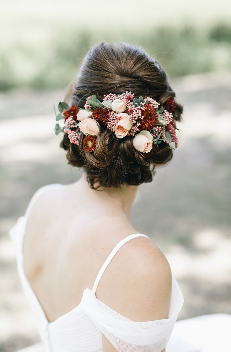 Wedding Hair Flower
 472 best Vintage Bridal Hair Dos images on Pinterest
